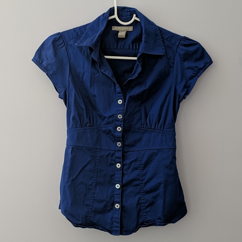 Capped sleeves button down shirt